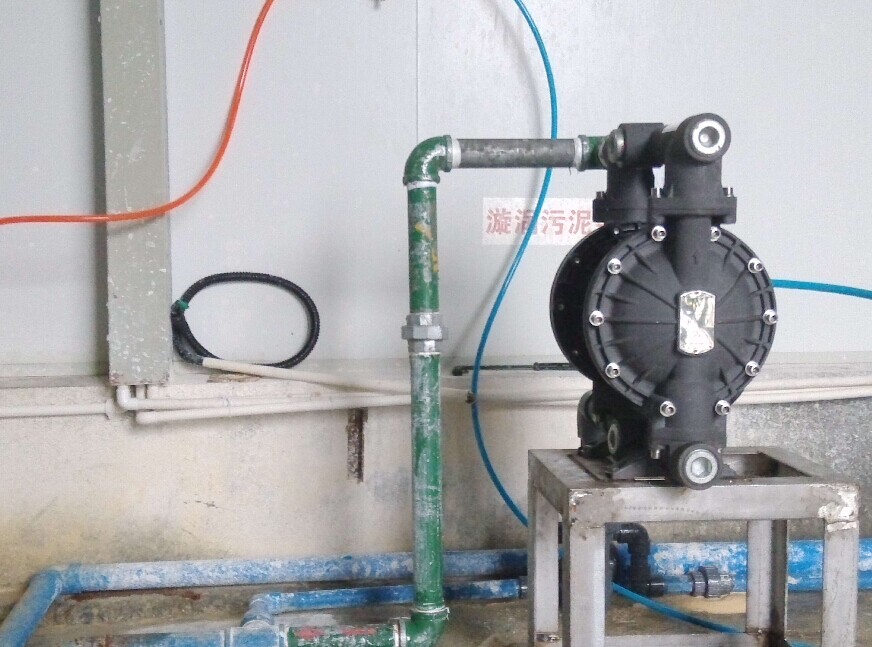 RV Diaphragm Pumps Used in Conveying Sewage Sludge